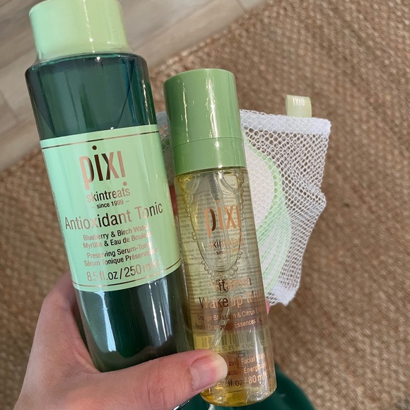 NEW Pixi Skin Set - Picture 2 of 2